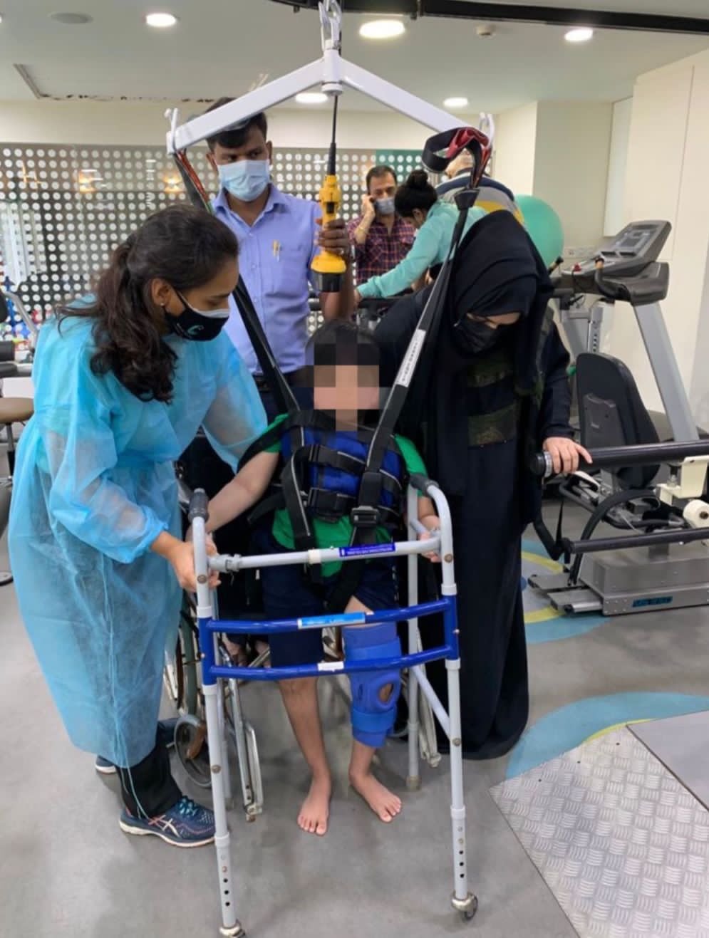 A 10-year-old child with a genetic condition called osteogenesis imperfecta walks again after 4 years with an Aquatic Therapy treatment