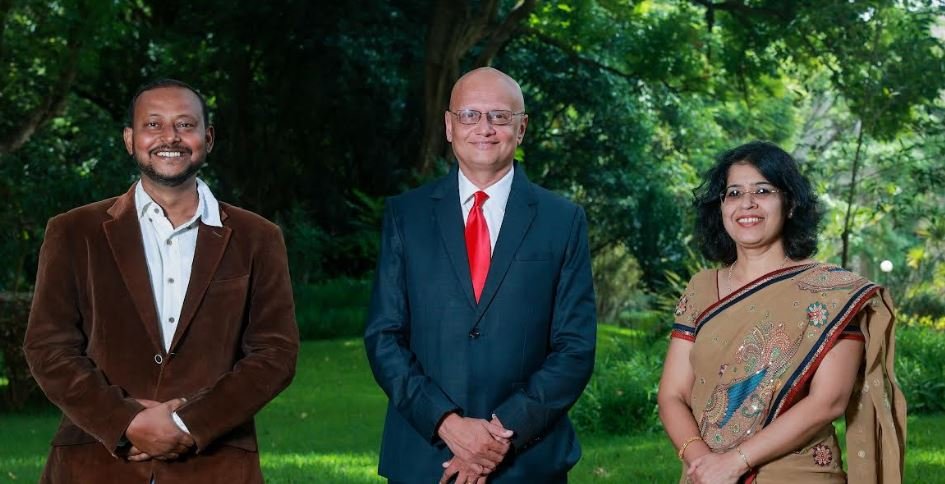 (L to R)_ Dr Rajarshi Pal, Dr Jogin Desai & Dr Rajani Battu_Founders_Eyestem