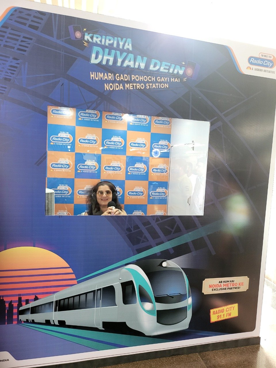 Radio City gears up to provide a daily dose of entertainment to the Noida Metro Station commuters