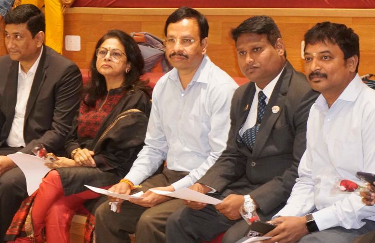 VC Sajjanar unveils Best Signature Contest,