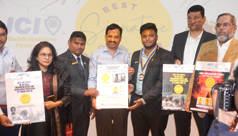 VC Sajjanar unveils Best Signature Contest,