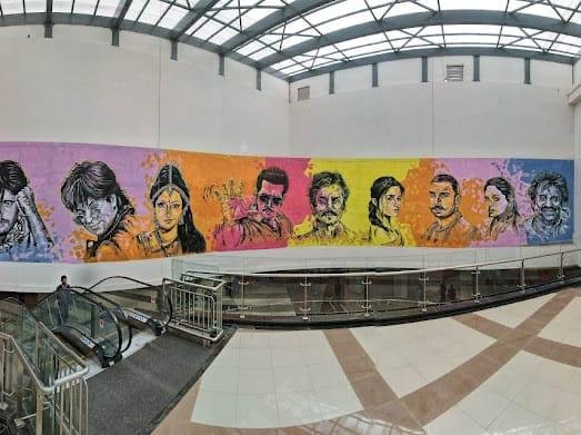 Urban Square Mall receives an award for the creation of ‘World’s Largest Outdoor Painting’ and ‘World’s Longest Indoor Painting’