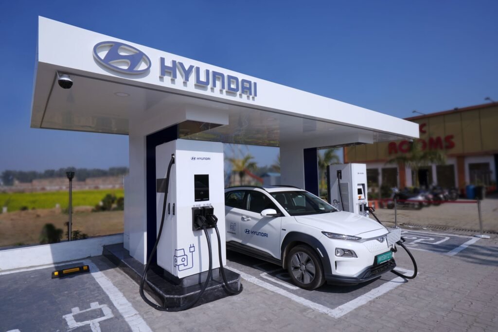 Hyundai Motor India Becomes the First OEM in India to Install DC Ultra-Fast Charging stations at Key Highways
