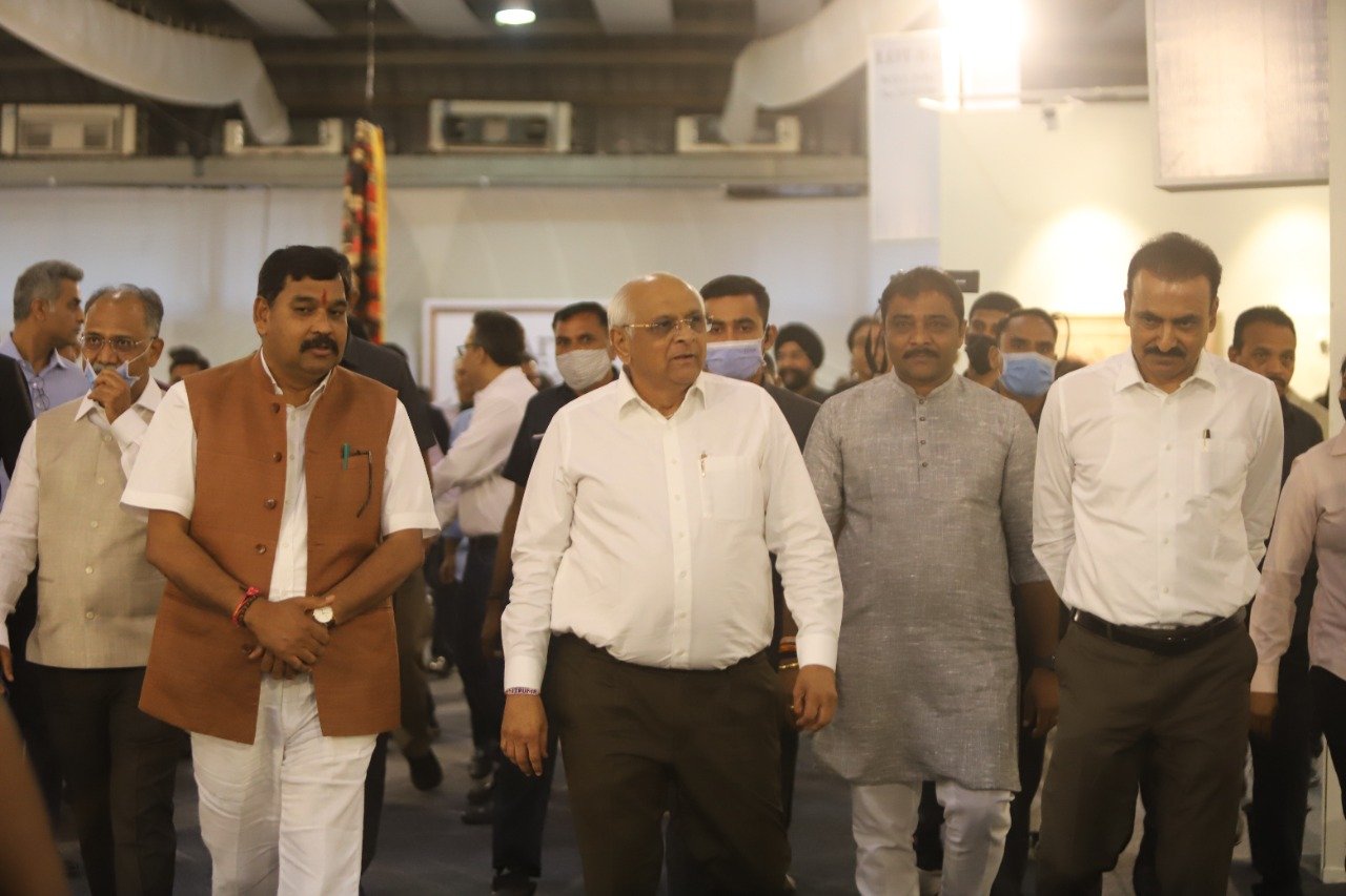 Gujarat Chief Minister Shri Bhupendrabhai Patel with other dignitaries at The Art Of India 2022 festival