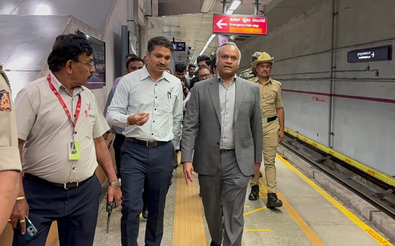 Shri Priyank Kharge, Hon'ble Minister of IT & Bt, Takes the Namma Metro to Attend Nasscom Summit

